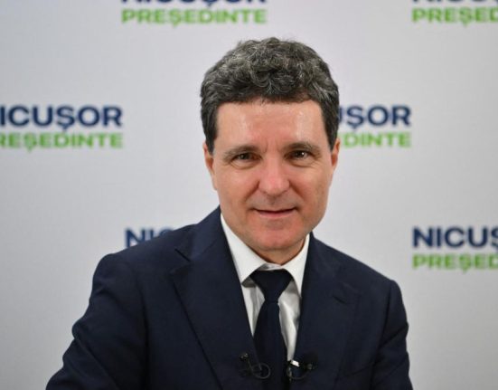 Nicusor Dan despre finala prezidentiala Romanii au doua optiuni opuse vocea partidelor conteaza putin