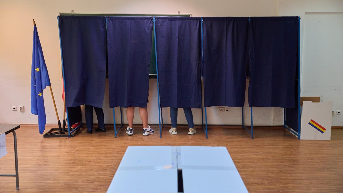 Presedinta unei sectii de votare din Prahova gravida a fost dusa la spital