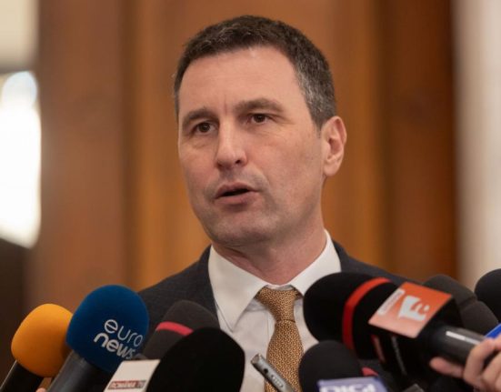 Primul mesaj al ministrului de Finante dupa haosul economic Propaganda lui Simion nu ajuta