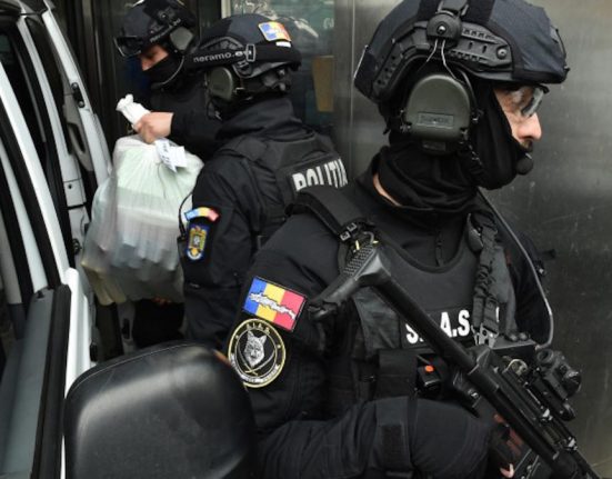 Procurorii au confiscat 17 kg de droguri destinate litoralului