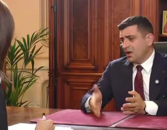 Simion a plecat nervos de la interviul cu Denise Rifai