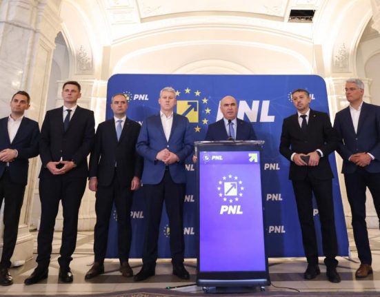 Cine sunt cei 4 ministri validati de PNL in Guvern