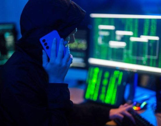 Fraudele online cresc alarmant doar 4 isi recupereaza banii