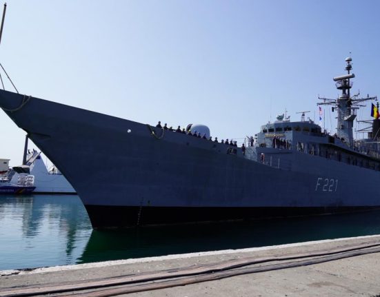 Fregata Regele Ferdinand s a intors la Constanta fara marinarul disparut