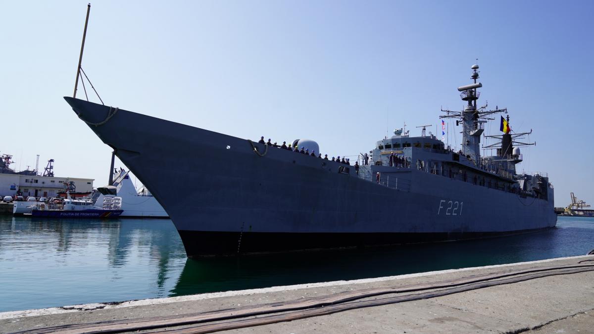 Fregata Regele Ferdinand s a intors la Constanta fara marinarul disparut