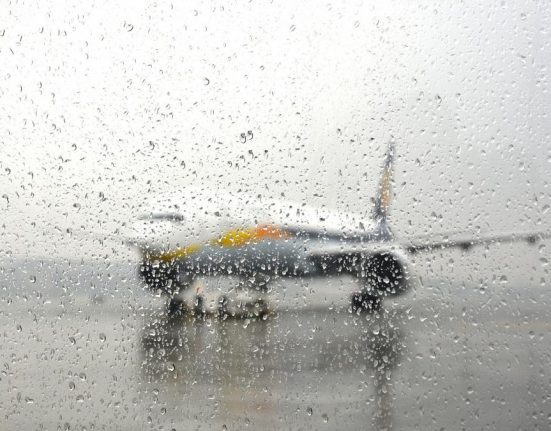 Furtuna din Bucuresti a afectat traficul aerian