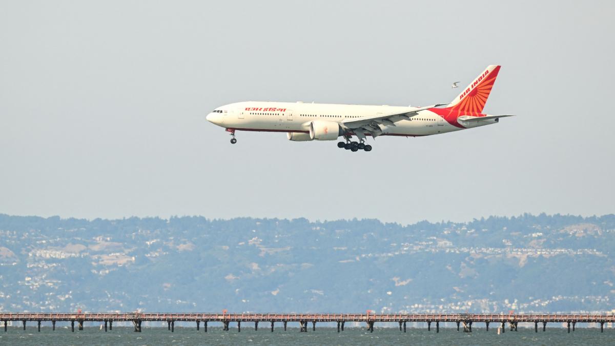 Groaza intr un avion Air India aterizare de urgenta