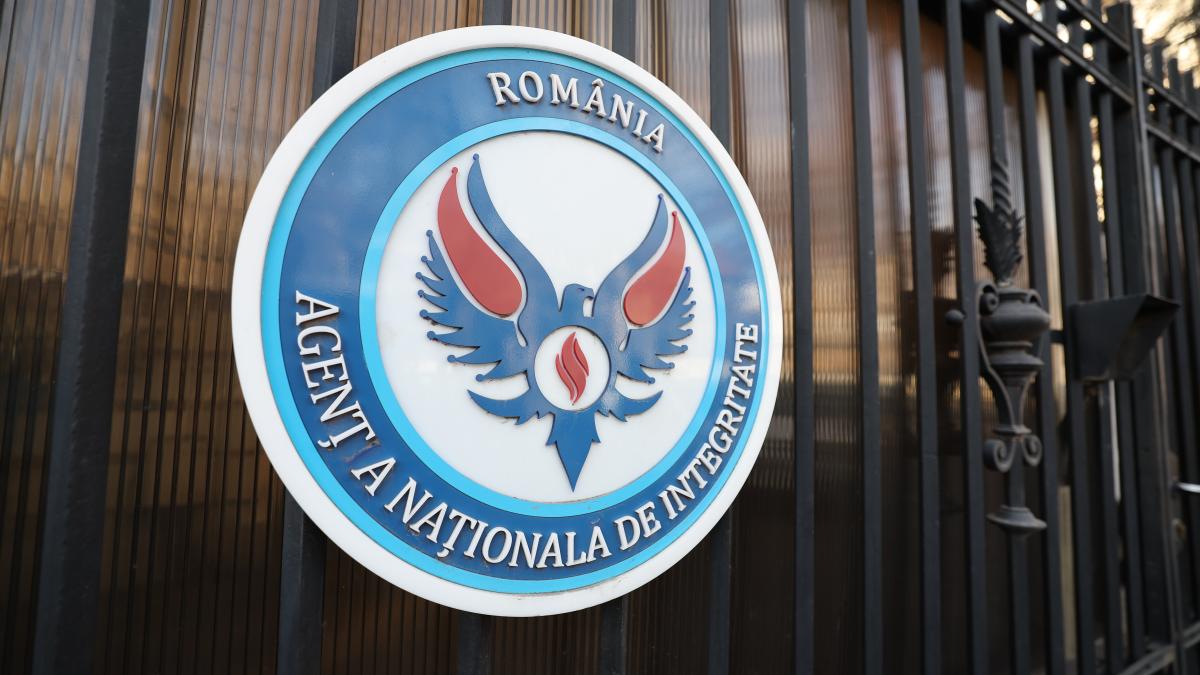 Pana cand se depun declaratiile de avere la ANI