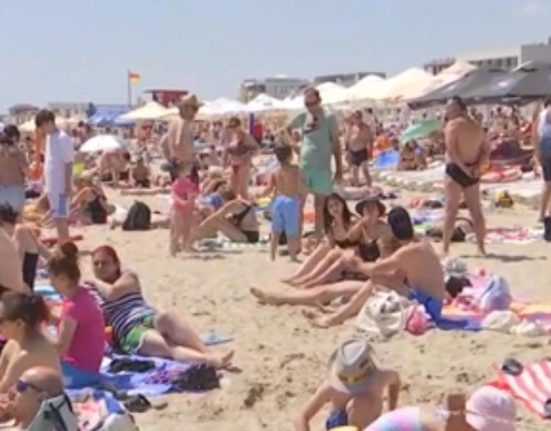 Plajele sunt pline in acest weekend pe litoral