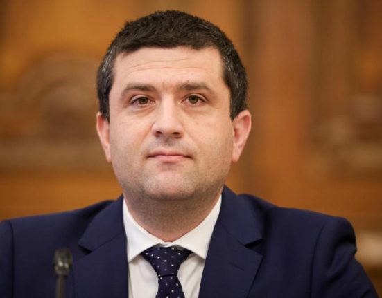 Radu Miruta ministrul Economiei Factura in aceeasi zi