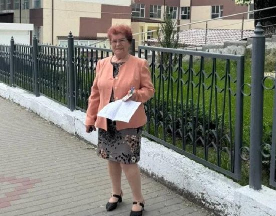 Toti ne nastem prosti dar nu murim prosti