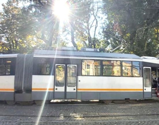 Un tramvai a deraiat in Bucuresti blocand circulatia