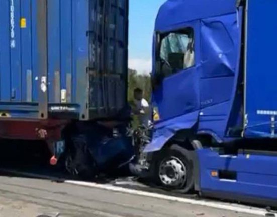 accident grav pe A1 intre TIR uri si masini 1 mort 8 raniti plan rosu activat
