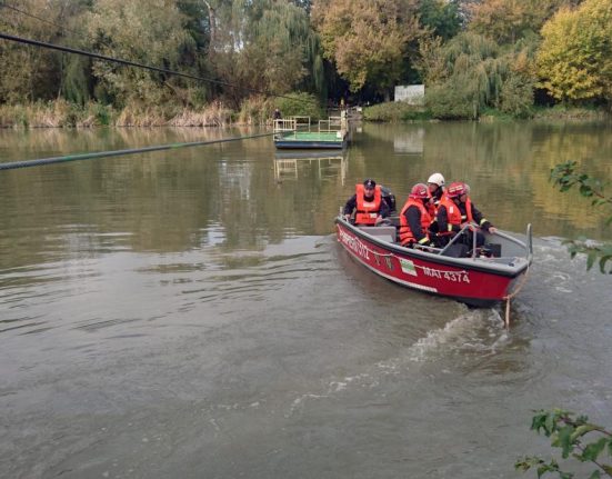 cadavru putrezit gasit in raul mures identificare in curs