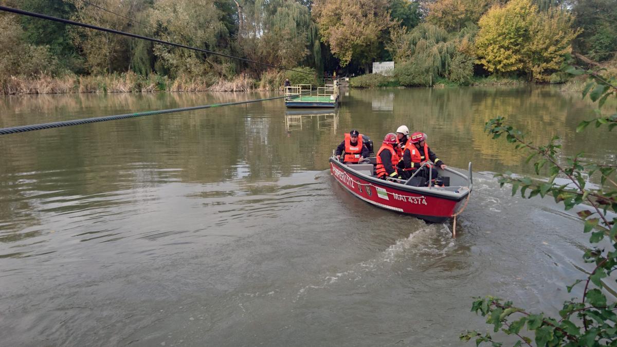 cadavru putrezit gasit in raul mures identificare in curs