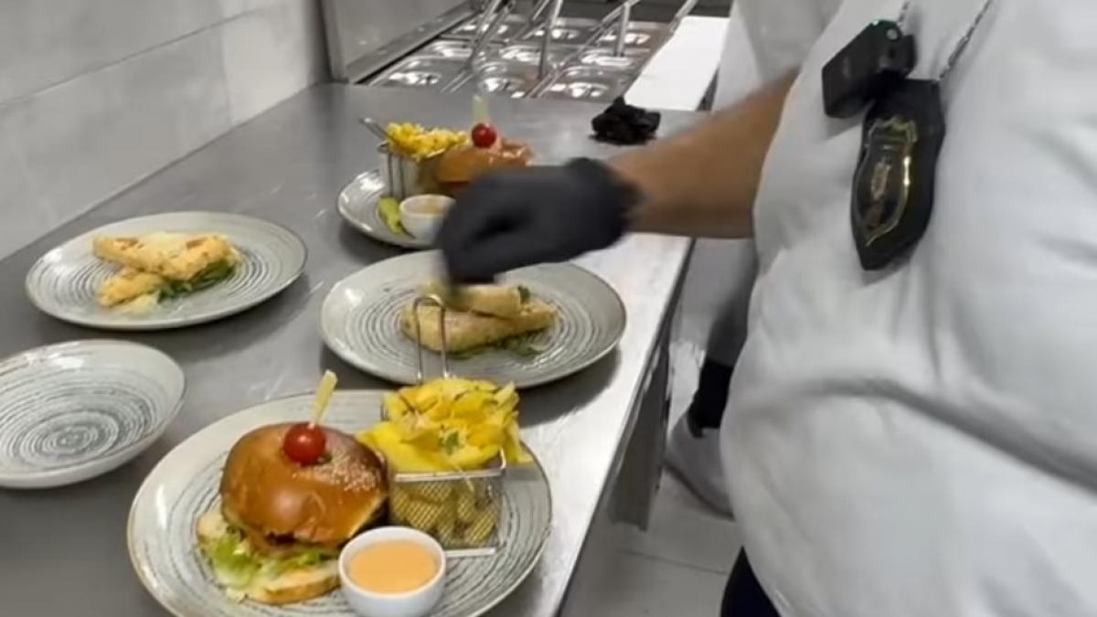 ANPC a aplicat amenzi mari pe litoral Turistii primesc mancare expirata gatita in conditii nesanatoase