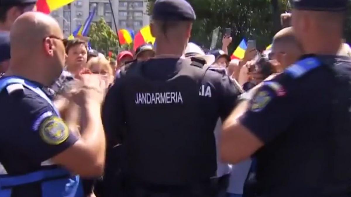 Avertisment pentru instigatori inchisoare de la 3 luni la 3 ani