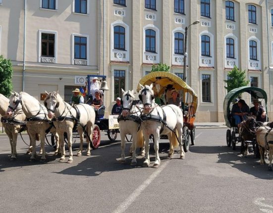 Caravana cu Clopotul Pacii trece prin Romania