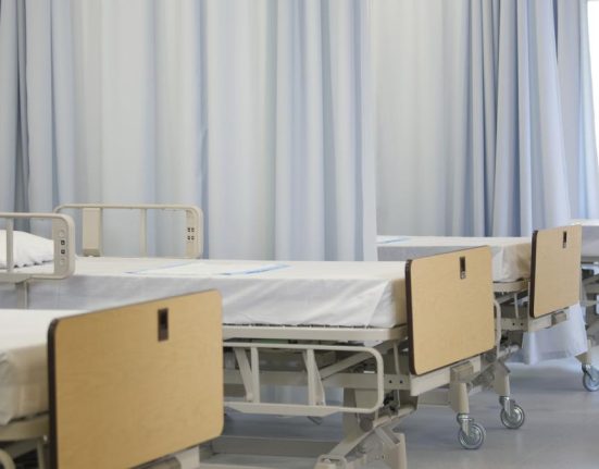 Cat platesti pentru o zi de spitalizare fara asigurare