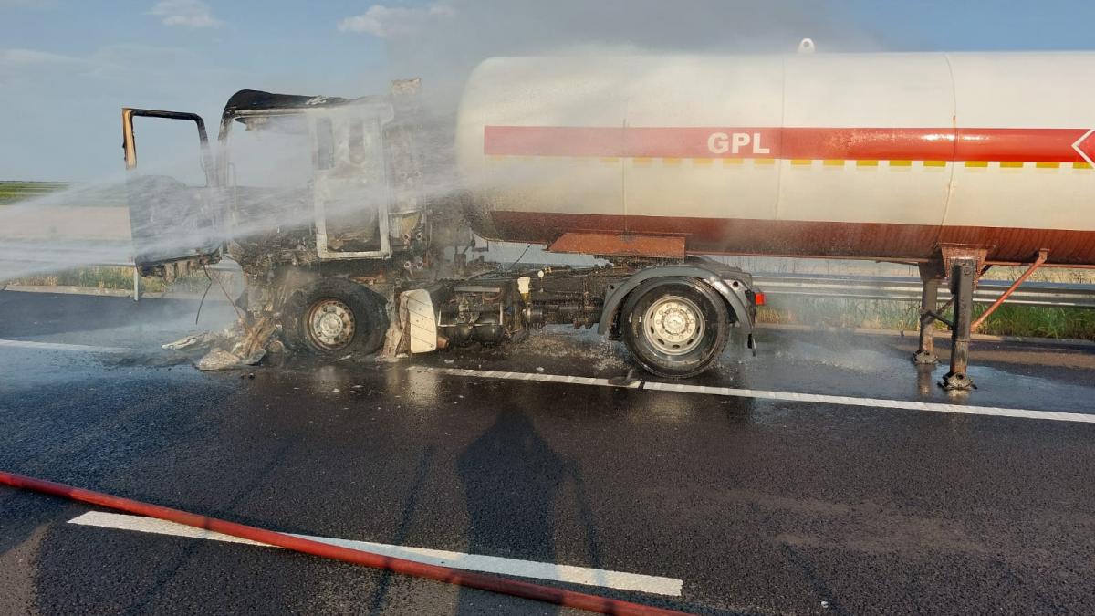 Cisterna GPL in flacari pe A7 mesaj Ro Alert trimis