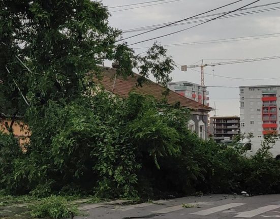 Codul rosu de vijelii a afectat mai multe judete