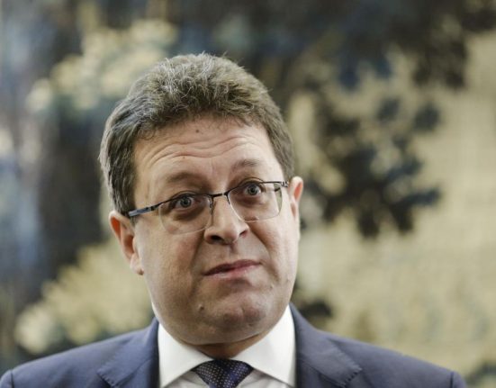 Directorul RA APPS salariu si beneficii aproape 1 million euro