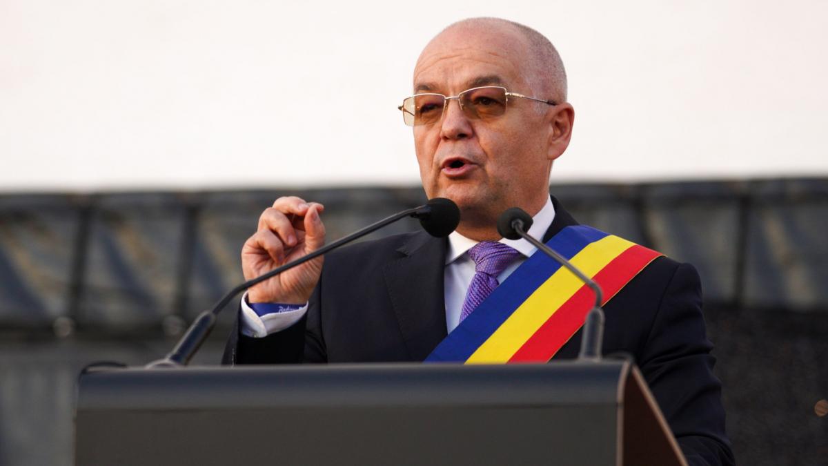 Emil Boc ii numete papagali pe membrii USR