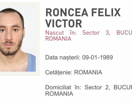 Felix Roncea extremist de dreapta prins pe acoperis in Bucuresti