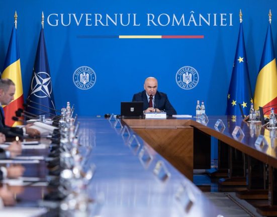 Guvernul modifica sporul pentru proiecte europene variind intre 5 si 50