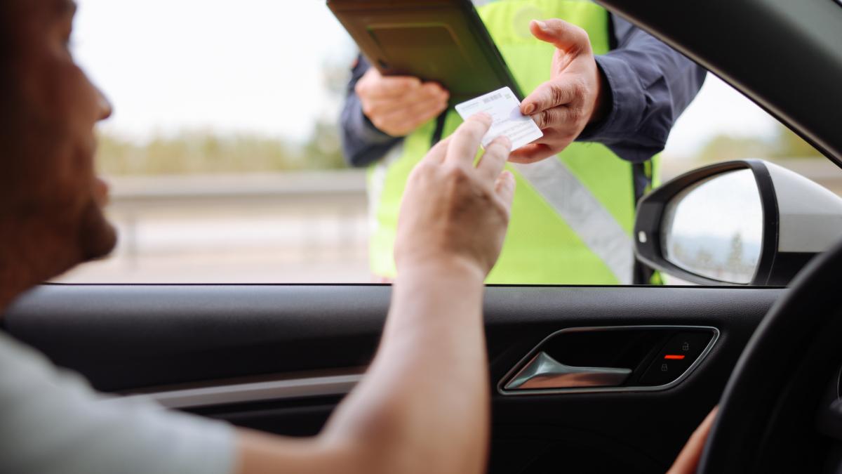 Intarzierea platii amenzilor duce la suspendarea permisului