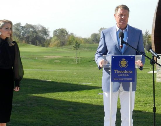 Klaus Iohannis joaca golf saptamanal in Alba