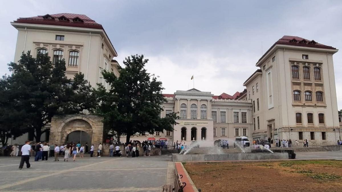 La Universitatea de Medicina si Farmacie Iasi admitere cu note 5