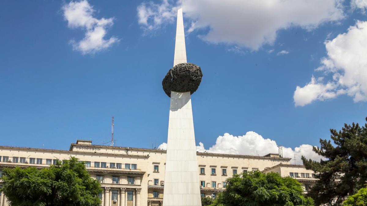 MAI explica de ce a cerut din Piata Revolutiei Solicitarea vizeaza un spatiu de 2200 mp