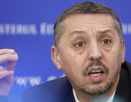 Ministrul Educatiei raspunde studentilor revoltati Nu mai avem bani