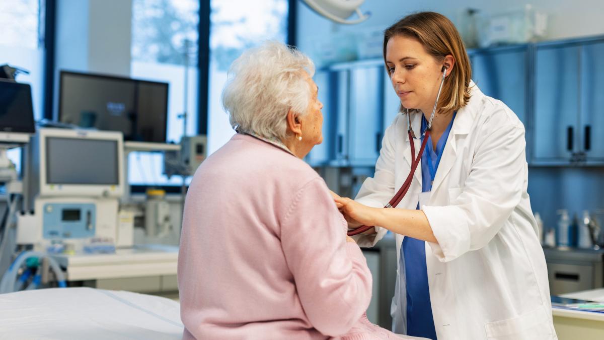 Ministrul Sanatatii ametintza medicii cu concedierea