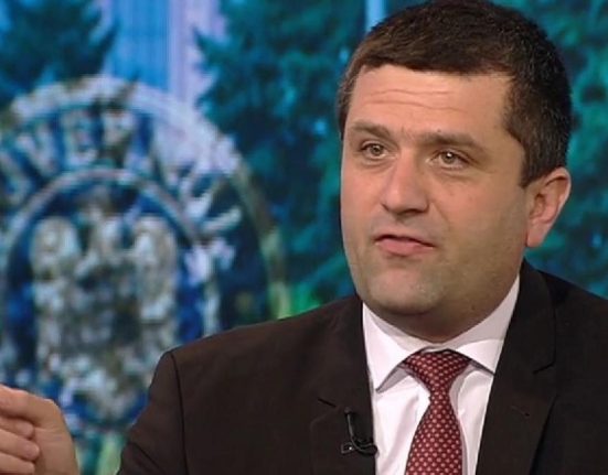 Miruta Unii cumuleaza salarii si indemnizatii mari