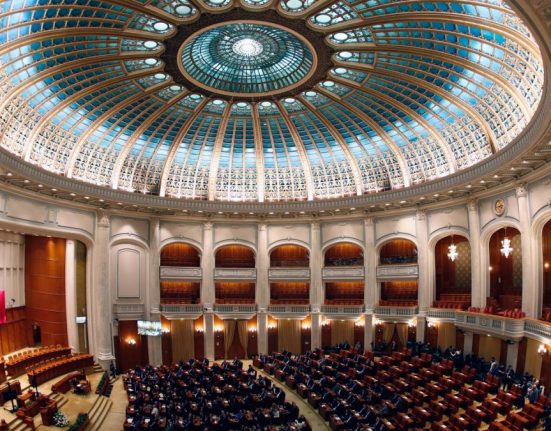 Motunea AUR impotriva Guvernului Bolojan astazi in Parlament
