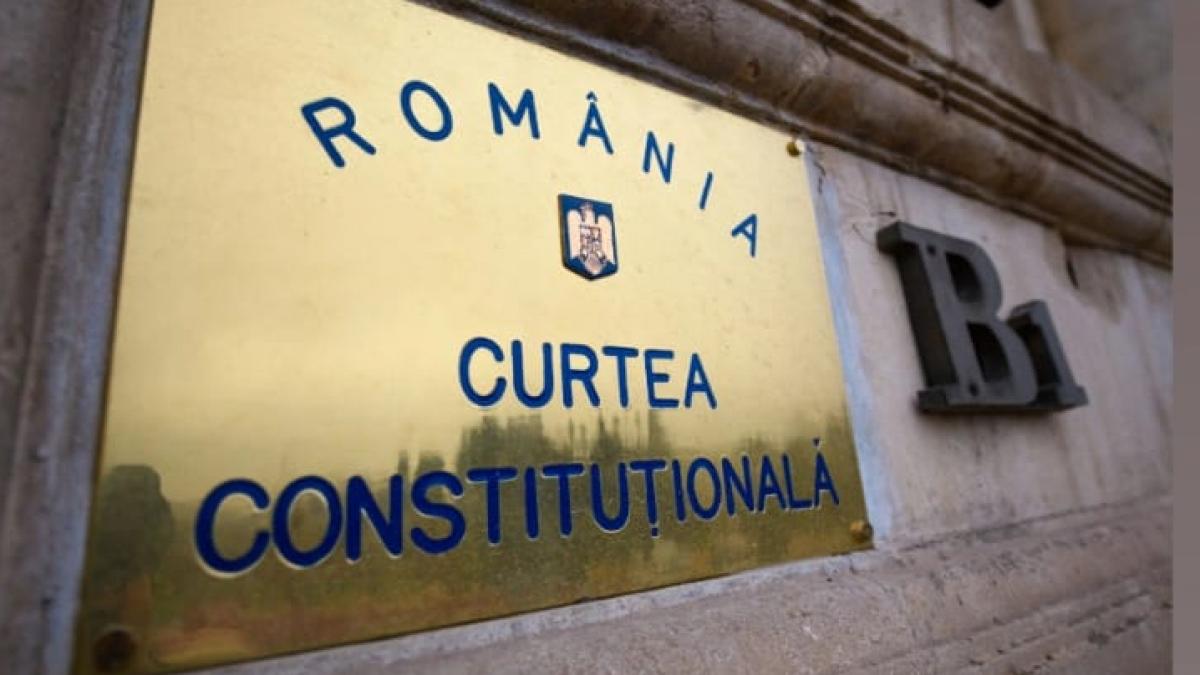 Nicusor Dan a sesizat CCR privind legea legionari