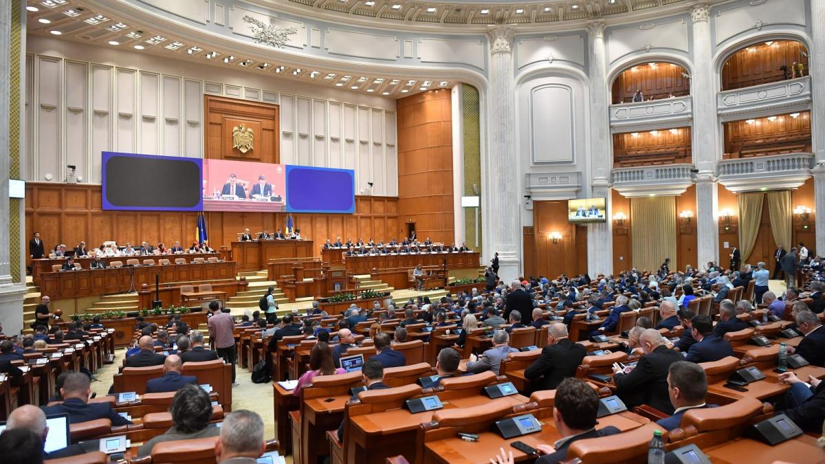 Parlamentari tacuti 100 nau vorbit de la juramant