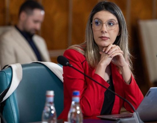 Reforma Romsilva Se reduc directorii si sporurile