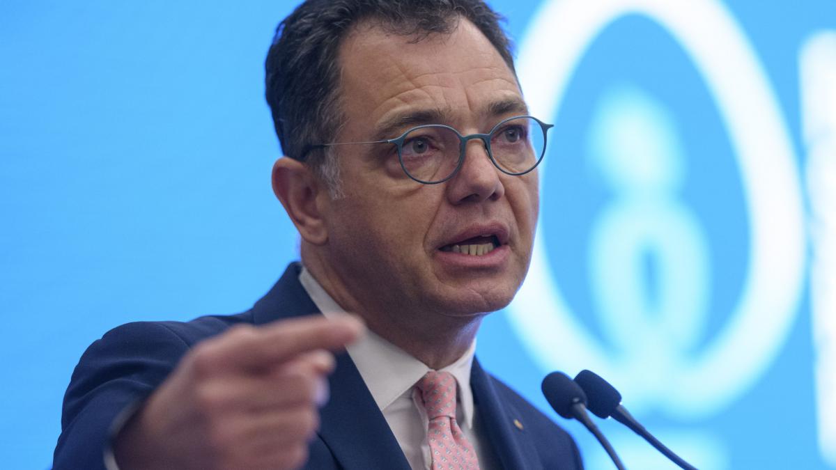 Scandalul cladirii fantoma de la Ministerul Economiei continua