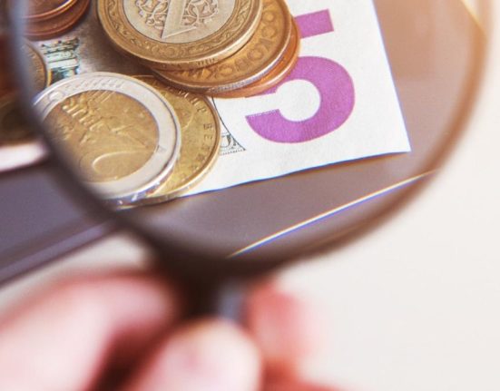 Sute de bancnote false descoperite in Romania