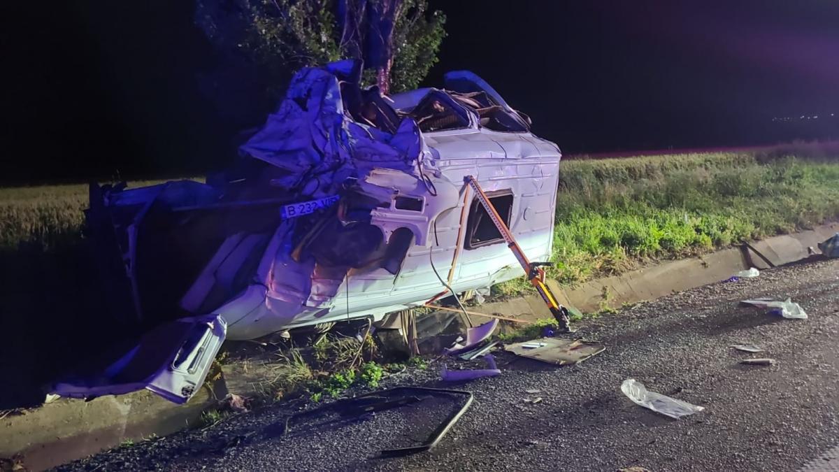Un mort si cinci raniti in accident pe E85