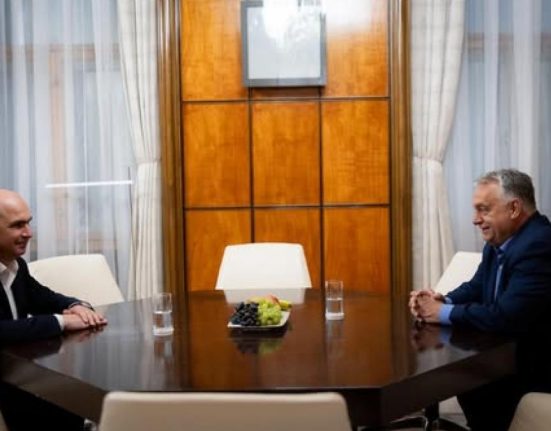 Viktor Orban l a invitat pe Ilie Bolojan la Budapesta