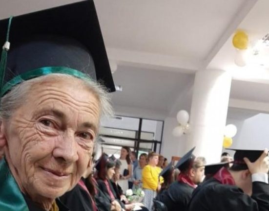 cazul incredibil al femeii care a absolvit la 73 de ani