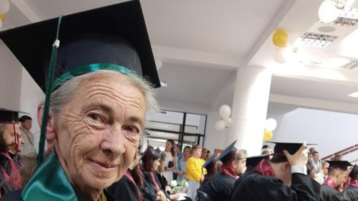 cazul incredibil al femeii care a absolvit la 73 de ani