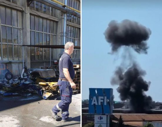 Avion mic s a prabusit in curtea unei fabrici din Arad