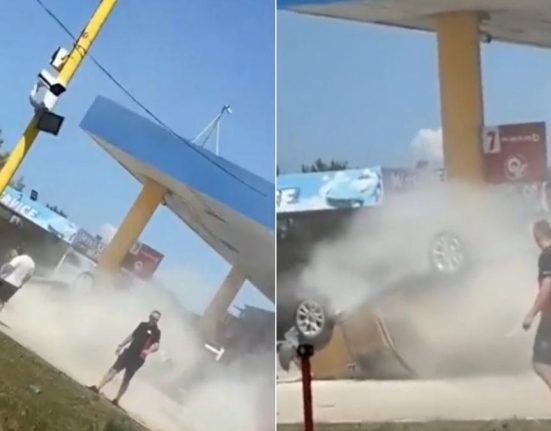 Barbat a aterizat cu masina peste benzinarie a luat foc