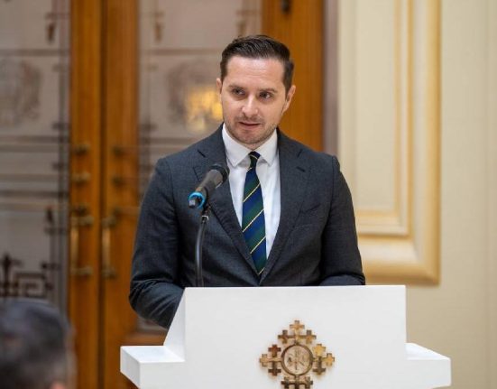 Bujduveanu Salariile directorilor si indemnizatiile CA trebuie reduse