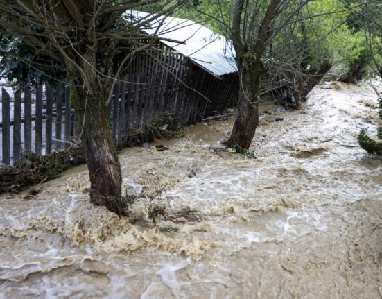 Cod portocaliu de inundatii in doua judete